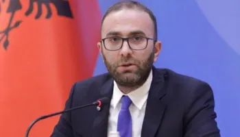 Po humb pushtetin/ Bardhi paralajmëron: Dhuna e Ramës nuk ndal dot protestat e qytetarëve të lirë