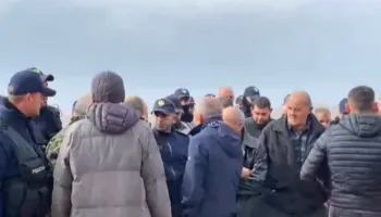 Po I merren pronat per resort/ Banorët e Rrjollit: Do të jetë protesta më e madhe ndonjëherë