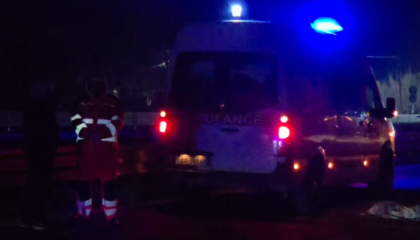 Po kalonte rrugën me biçikletë, taksia përplas për vdekje 70-vjeçarin në aksin Lushnjë-Fier