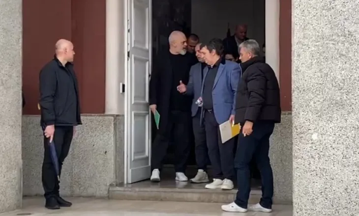 “Po më lodh shumë”, Rama ngre zërin me qytetarët e Durrësit: Projekti TID nuk ndalet, doni apo nuk doni