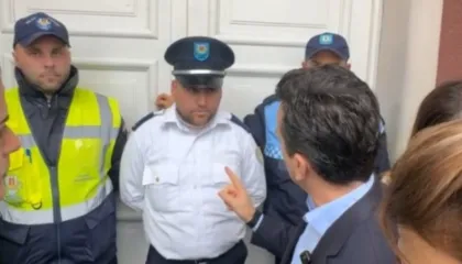 “Po na prishin shtëpitë, po na marrin jetën”, Shehaj shkon në Durrës në mbështetje të banorëve që u preken banesat TID