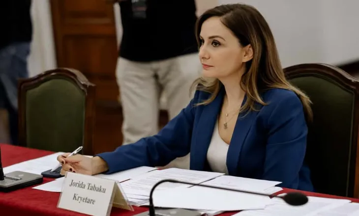 “Po ndërtojnë Republikën e të korruptuarve”/ Tabaku: Transparencë të plotë mbi 500 milionë euro tenderat e AKSHI-t