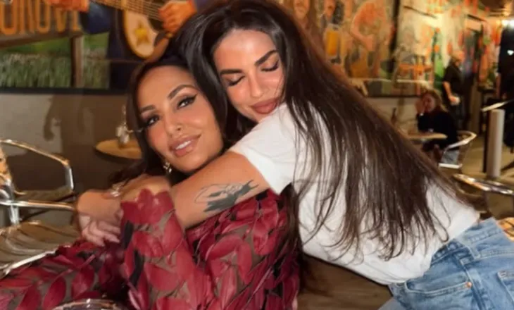 “Po të mbaj me gjithë zemrën time, mami” – Beatrix Ramosaj ndan betejën e nënës me kancerin