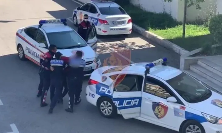 Po transportonin 5 emigrantë të paligjshëm kundrejt pagesës prej 2700 euro, arrestohen 2 të rinjtë në Tiranë