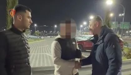 Policët jashtë shërbimit gjejnë dhe kthejnë çantën me 1000 euro, Proda i përgëzon