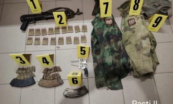 Policia e Kosovës sekuestron armë, granata dhe uniforma serbe në veri të vendit