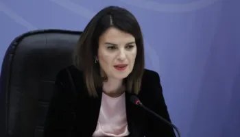 Policia e Tiranës nuk jep leje për protestën e PD, ministrja Koçiu: Autorët e dhunës do të përgjigjen para ligjit