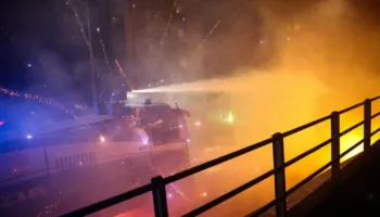 Policia italiane përdor topa uji dhe gaz lotsjellës ndaj protestuesve