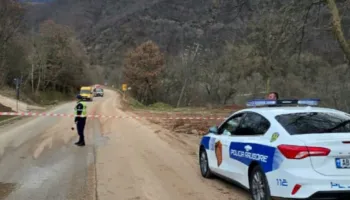 Policia njoftim zyrtar për bllokimin e rrugës në Librazhd: Lejohen vetëm…