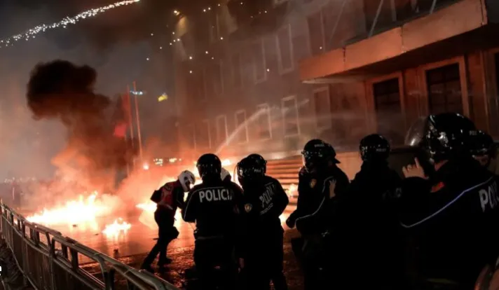 Policia: Nuk e marrim përsipër protestën, do ketë veprime të dhunshme!