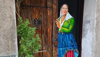 Portat e pikturuara rrëfejnë historinë e arbëreshëve (Foto)