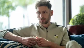 Portieri/ Etrit Berisha i lodhur, bëhet gati të varë këpucët në gozhdë