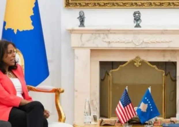 “Prania ushtarake e SHBA në Kosovë mbetet e rëndësishme”, Osmani pret të Ngarkuarën me Punë në ambasadën amerikane