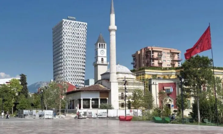 Prefekti i Tiranës uron besimtarët myslimanë për Muajin e Ramazanit