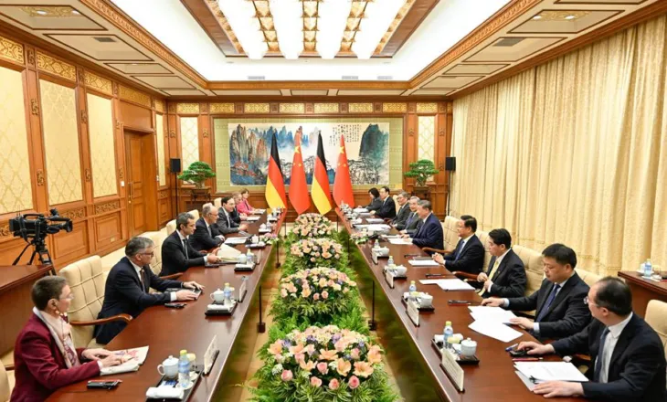 Presidenti kinez Xi Jinping takon kancelarin gjerman Friedrich Merz në Pekin