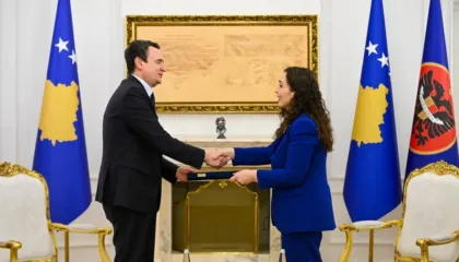 Presidentja Osmani i jep Kurtit mandatin për formimin e qeverisë së re, ja mesazhi i saj