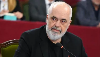 Prezantohen ndryshimet ligjore, frenojnë gjykatat që të pezullojnë ministrat