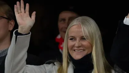 Princesha e Norvegjisë: Kërkoj falje për miqësinë me Epstein