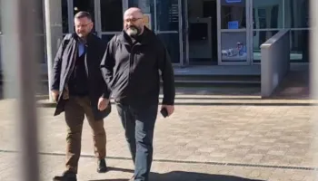 Procesi gjyqësor ndaj Plarent Ndrecës/ “Akuza, e paqartë”, mbrojtja kërkon kohë për t’u njohur me provat, Gjykata shtyn seancën