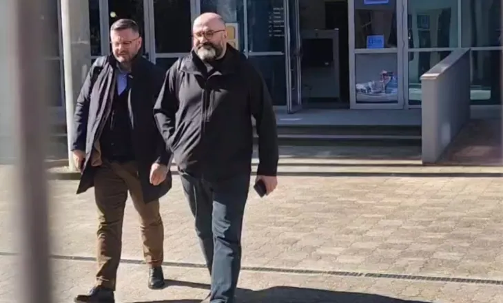 Procesi gjyqësor ndaj Plarent Ndrecës/ “Akuza, e paqartë”, mbrojtja kërkon kohë për t’u njohur me provat, Gjykata shtyn seancën