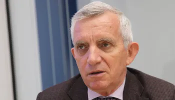 “Procesi në Hagë është farsë”, ish-ambasadori Minxhozi: Pse ka rënë qëllimi për të cilin u ngrit “Specialja”