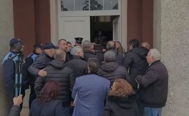 Projekti “TID Durrës”, banorët pas takimit me Ramën: Të pezullohen shembjet e banesave!