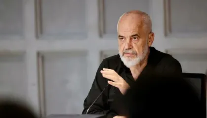 Prokurori i Hagës tha se Thaçi maskoi realitetin, Rama nxjerr pamjet nga seanca: Idiot ndërkombëtar