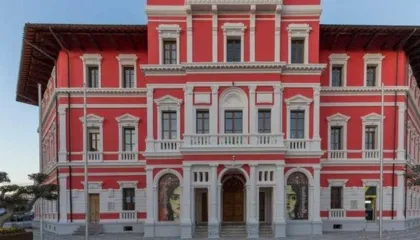 Prokuroria “mësyn” në Bashkinë e Vlorës, sekuestrohen dosje dhe kontrata të plazheve në Zyrën e Aseteve