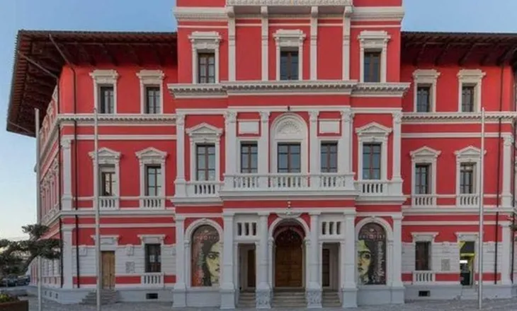 Prokuroria “mësyn” në Bashkinë e Vlorës, sekuestrohen dosje dhe kontrata të plazheve në Zyrën e Aseteve