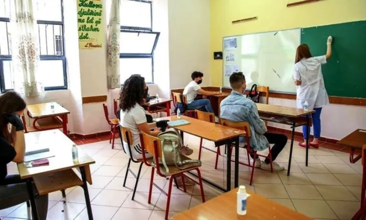 Propozohet rritje pagash 2.5% për 36 mijë mësues dhe edukatorë