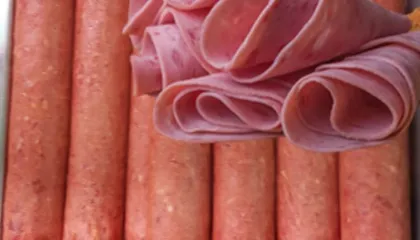 Proshuta dhe salsiçet përbëjnë alarm shëndetësor/ OBSH: Konsumi ditor i 50 gramëve mish të përpunuar rrit rrezikun e..