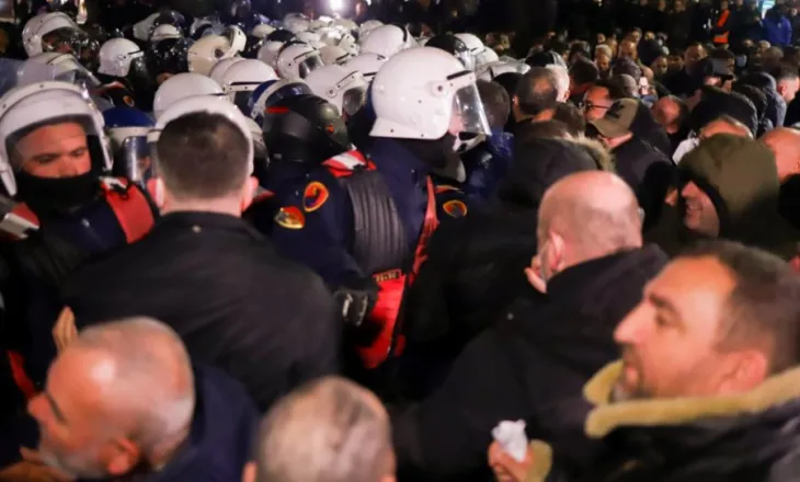 Protesta e 10 shkurtit, lirohen nga qelia 14 protestuesit