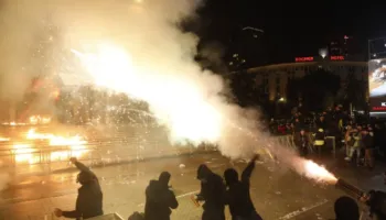 Protesta e opozitës, Policia: 16 efektivë të dëmtuar, pësuan djegie dhe dëmtime fizike