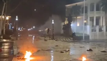 Protesta e opozitës, policia shoqëron 13 persona