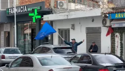 Protesta e opozitës, rreth 600 qytetarë nga Vlora nisen drejt Tiranës