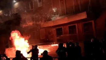 Protesta e PD, gazetari zbulon detaje: Bombola e gazit lotsjellës ka skaduar në vitin 2019!