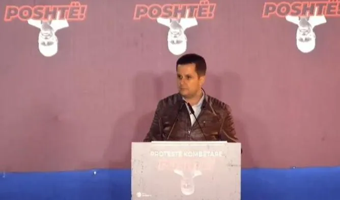 Protesta e PD, Ilir Alimehmeti: Shpopullimi i vendit, dështim i qeverisë! Rrugët dhe tunelet sot shemben brenda vitit