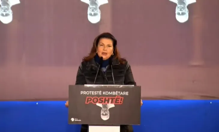 Protesta e PD para Kryeministrisë, aktorja Rajmonda Bulku kujton 20 shkurtin e 1991: Morëm në dorë guximin sepse donim të ishim të lirë