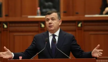 Protesta e PD-së, Balla: Fshehin dështimin e tyre me tym e flakë, drejtësia t’i bëjë shembull!