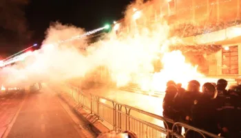 Protesta e PD-së përpara Kryeministrisë, policia njoftim zyrtar: Nuk marrim përsipër garantimin e zhvillimit të tubimit