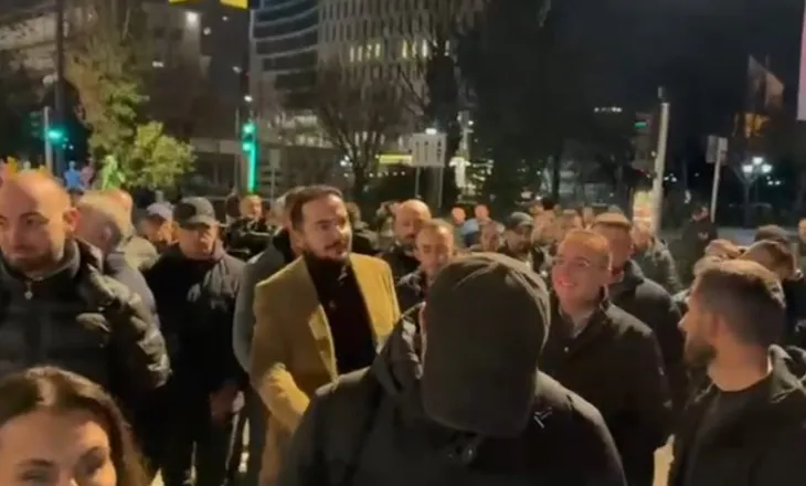 Protesta kombëtare e PD/ Ervin Salianji i bashkohet opozitës, takim me demokratët pranë Kryeministrisë