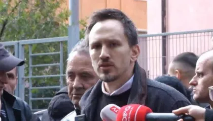 Protesta kundër resortit të Ulajt në Velipojë, Muçi: Po u rrëmbehet prona me firmën e Ramës dhe Ballukut