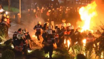 Protesta madhështore/ Molotovë dhe përplasje me policinë, Gjykata e Tiranës jep vendimin për 14 të arrestuarit