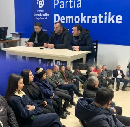 Protesta opozitare e 20 shkurtit/ Balliu në takim me demokratët e Njësisë nr.16 në Tiranë: Jemi gati për të premten