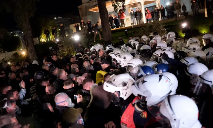 Protestat e PD/ Kthupi: Berisha po injorohet nga faktori ndërkombëtar, partitë s’duhet të ushtrojnë dhunë