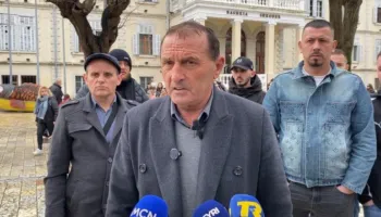 Protestat kundër resortit të Ulajt, banorët e Rrjollit takohen me Benet Becin: Do i drejtohemi Ambasadës së SHBA