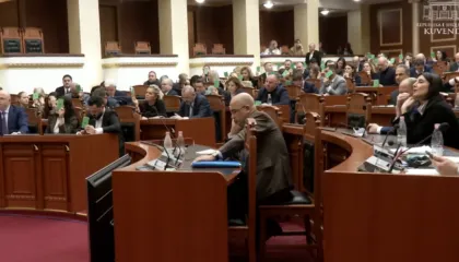 PS heq nga rendi i ditës në Kuvend ndryshimin e “Territoriales”/ Debate dhe përplasje, çfarë ndodhi sot në seancën plenare