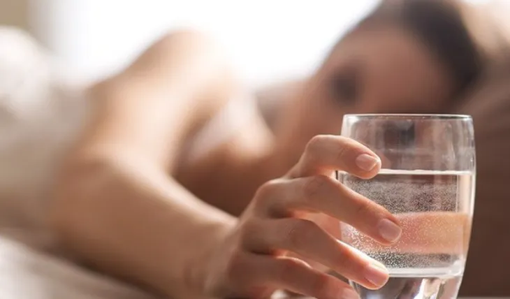 Pse duhet të pini ujë të ngrohtë?