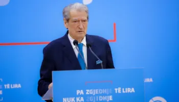 “Pse nuk vjen këtu?”, Berisha i përgjigjet protestuesve të Rrjollit: Ju mbështesim, por gjithçka duhet bazuar mbi dokumente të sakta