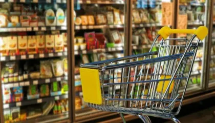 Pse ushqimet në Shqipëri kushtojnë më shtrenjtë?/ Arsyet pse zhvlerësimi i euros nuk reflektohet tek çmimet